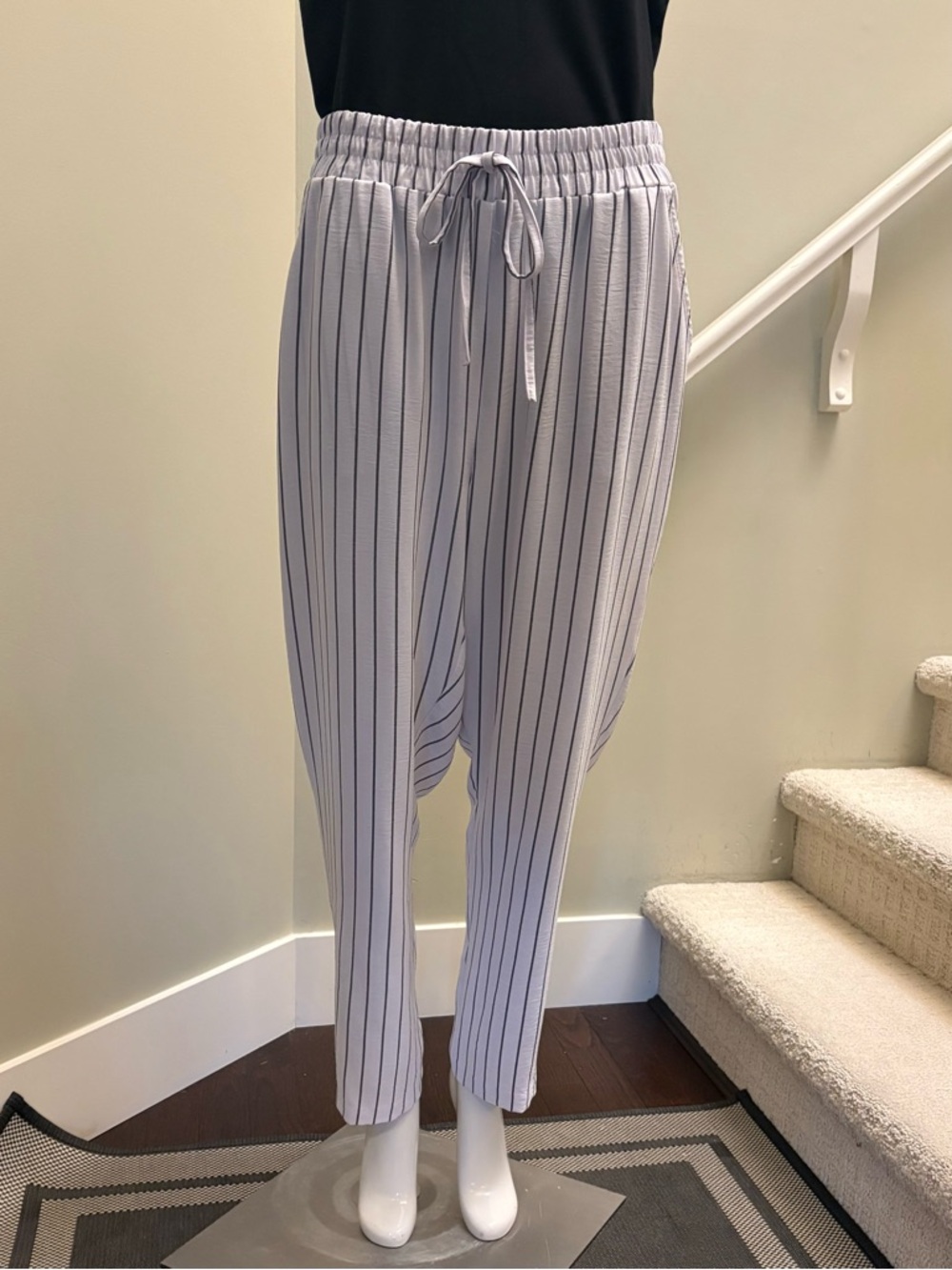 NYCC Light black/white Pinstripe Breezy Summer Pants Sz XL NWOT